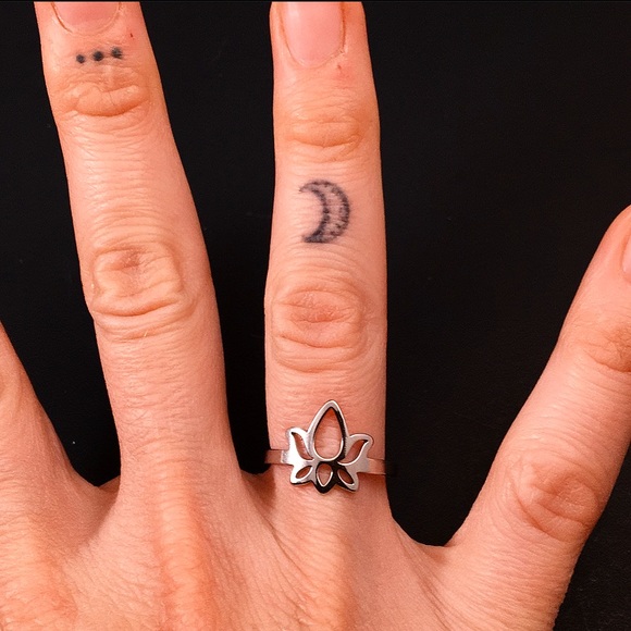 Stainless Steel Lotus Ring - Picture 2 of 3